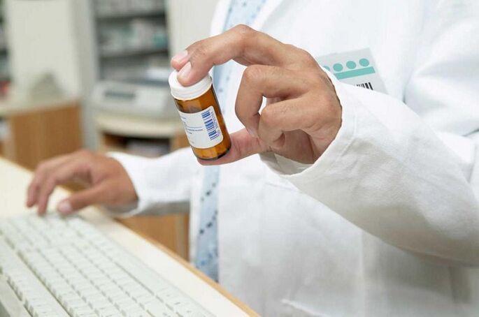 gydytojas skiria tabletes kirminų profilaktikai